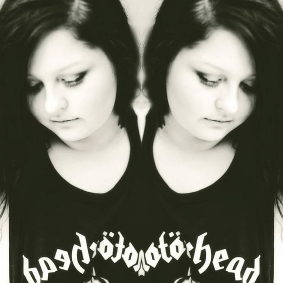 Meet your Posher, Lacey - Picture 1 of 1